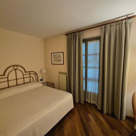 Locanda Del Boscogrande Montegrosso dʼAsti Buitenkant foto