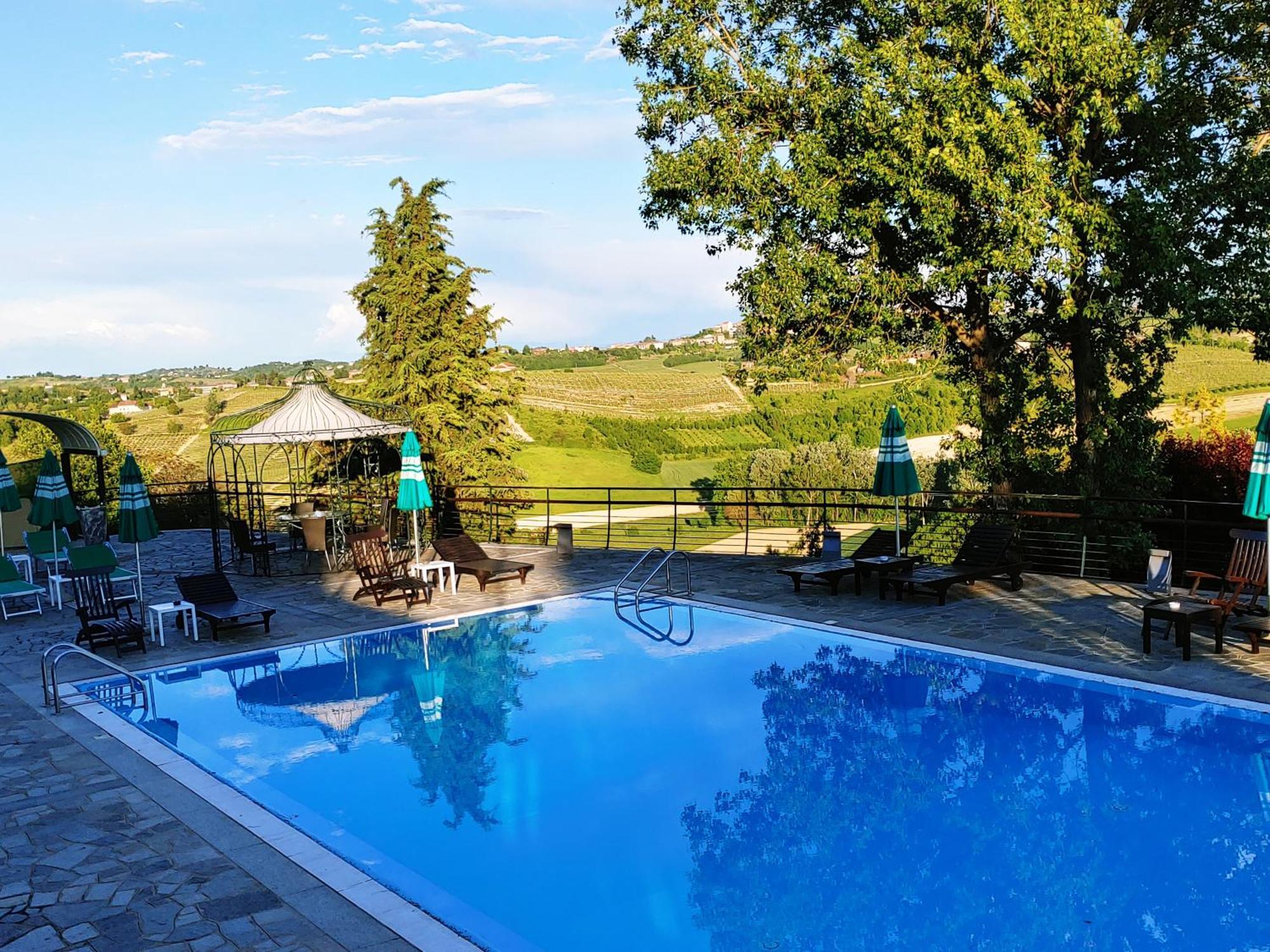 Locanda Del Boscogrande Montegrosso dʼAsti Buitenkant foto