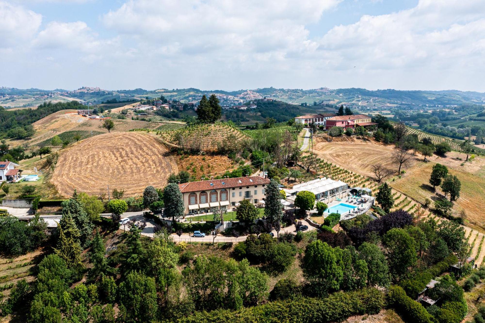 Locanda Del Boscogrande Montegrosso dʼAsti Buitenkant foto