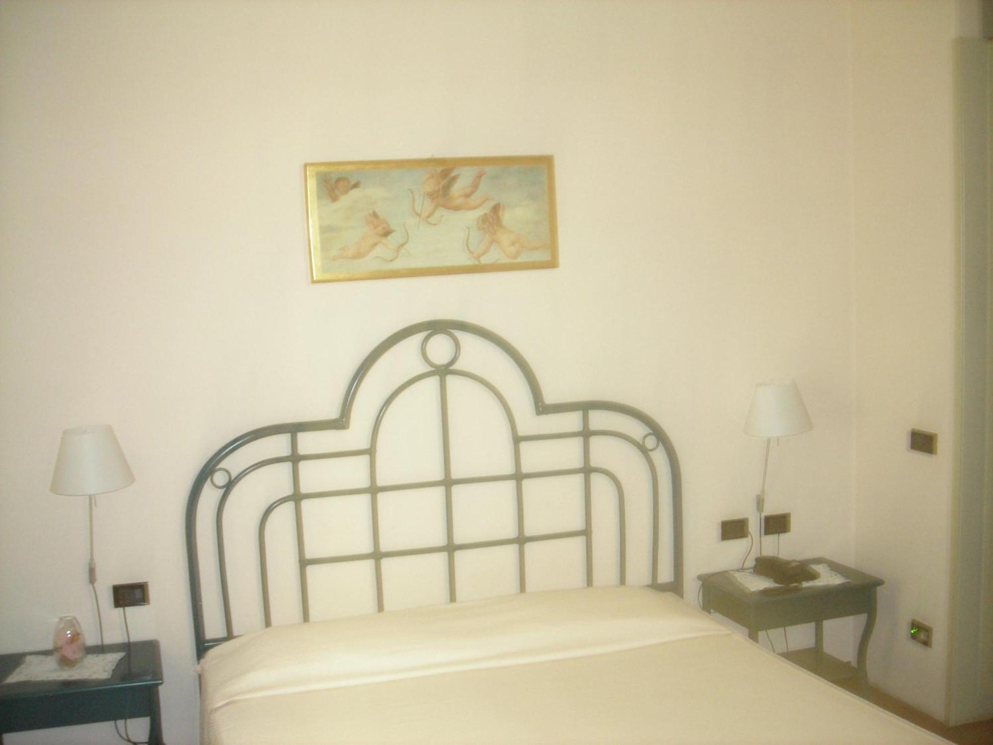 Locanda Del Boscogrande Montegrosso dʼAsti Kamer foto