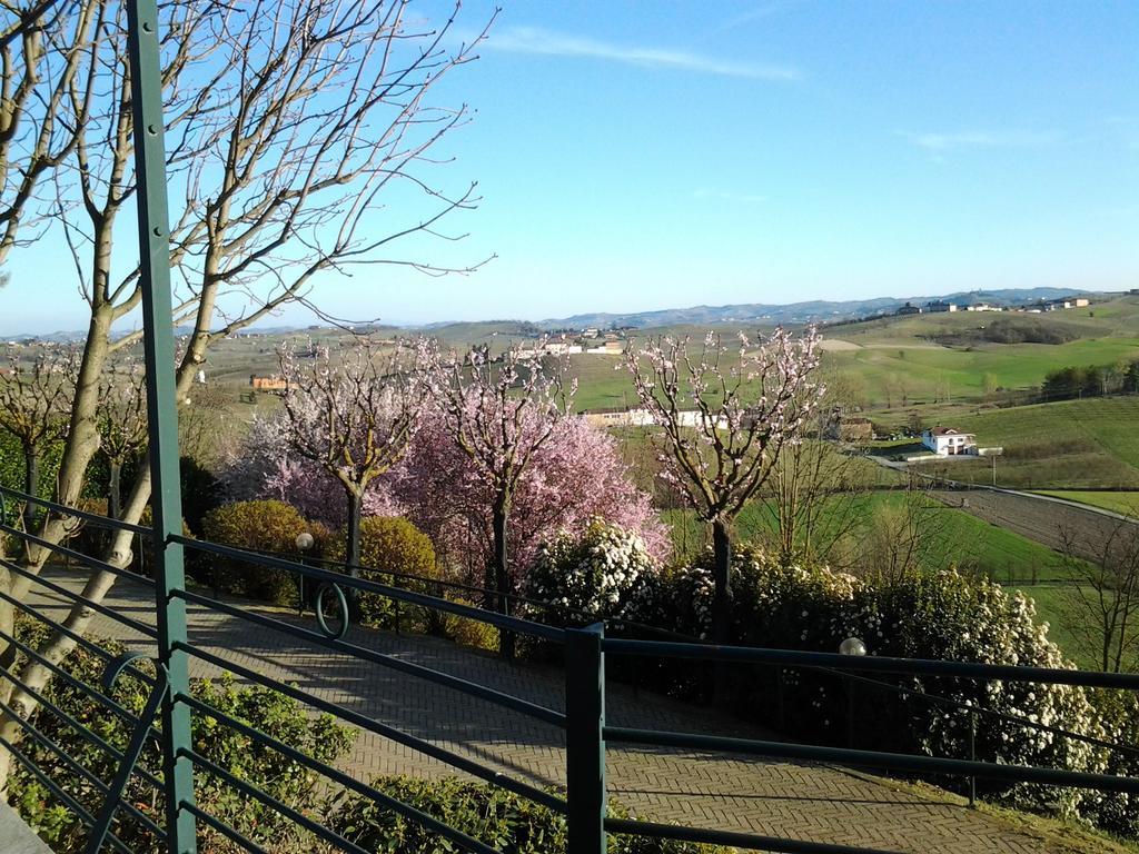 Locanda Del Boscogrande Montegrosso dʼAsti Buitenkant foto