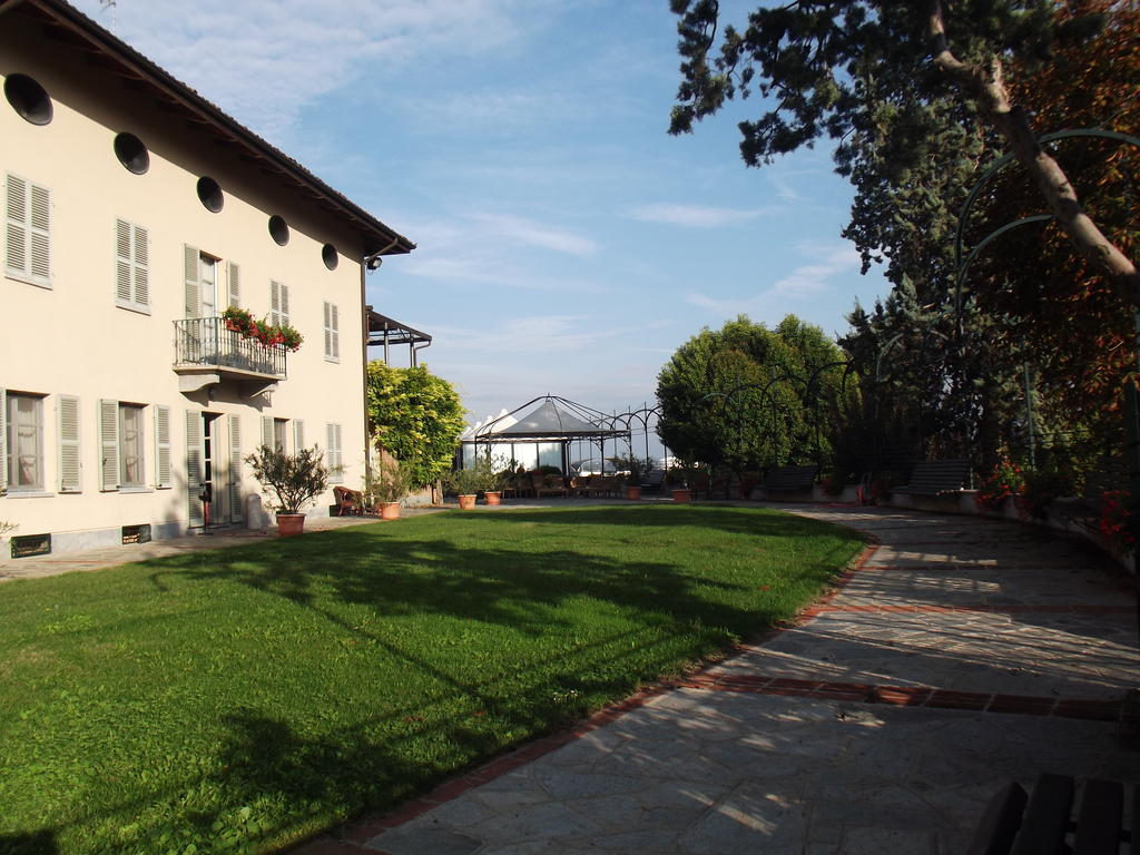 Locanda Del Boscogrande Montegrosso dʼAsti Buitenkant foto